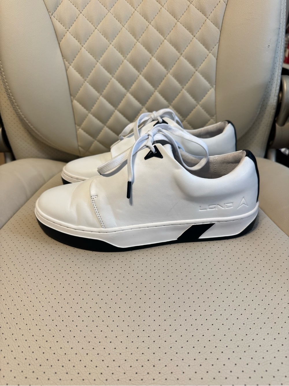 LGND Women’s White & Black Sneakers – Size US 8.5